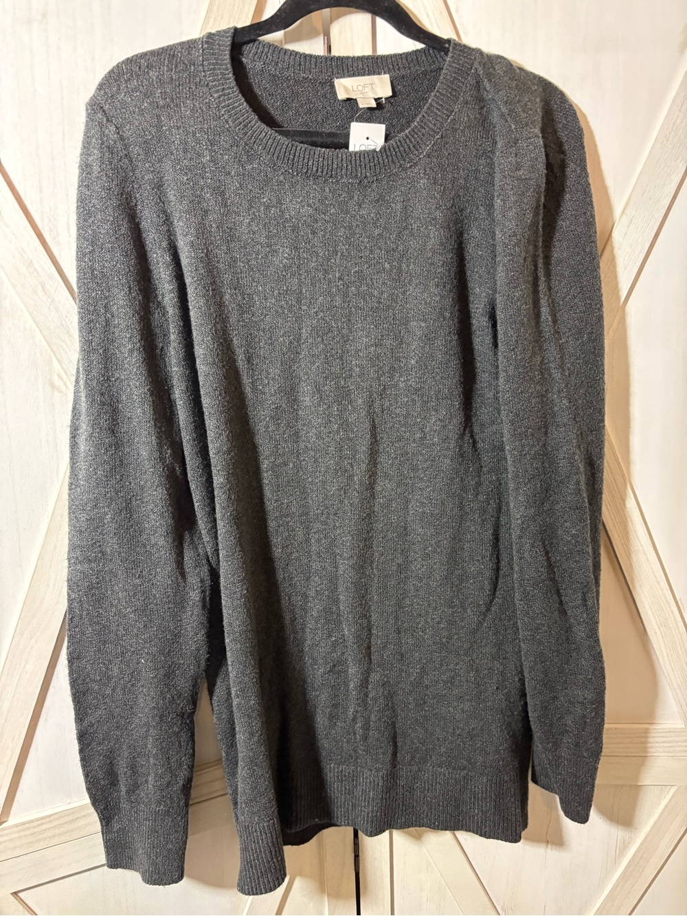LOFT Men's Charcoal Gray Crewneck Sweater